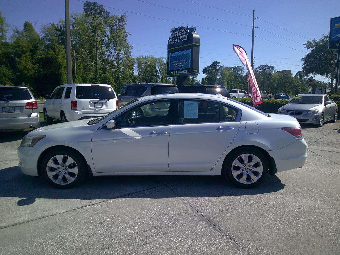 2009 WHITE HONDA ACCORD EX-L (1HGCP36859A) , located at 390 Hansen Avenue, Orange Park, FL, 32065, (904) 276-7933, 30.130497, -81.787529 - Photo#4